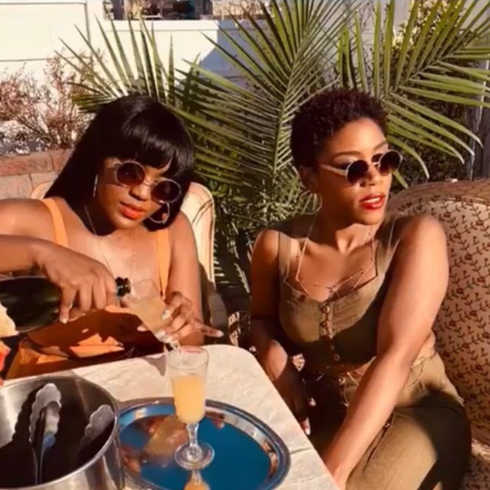Meet your Poshers, MiMi and Bec